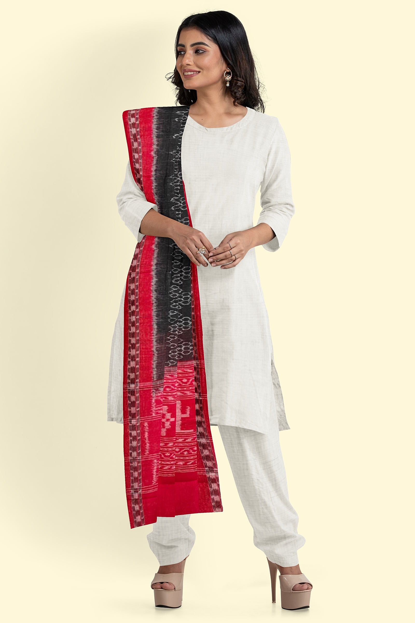 Black Red Sambalpuri Handwoven Single Ikat Cotton Dupatta Image 3