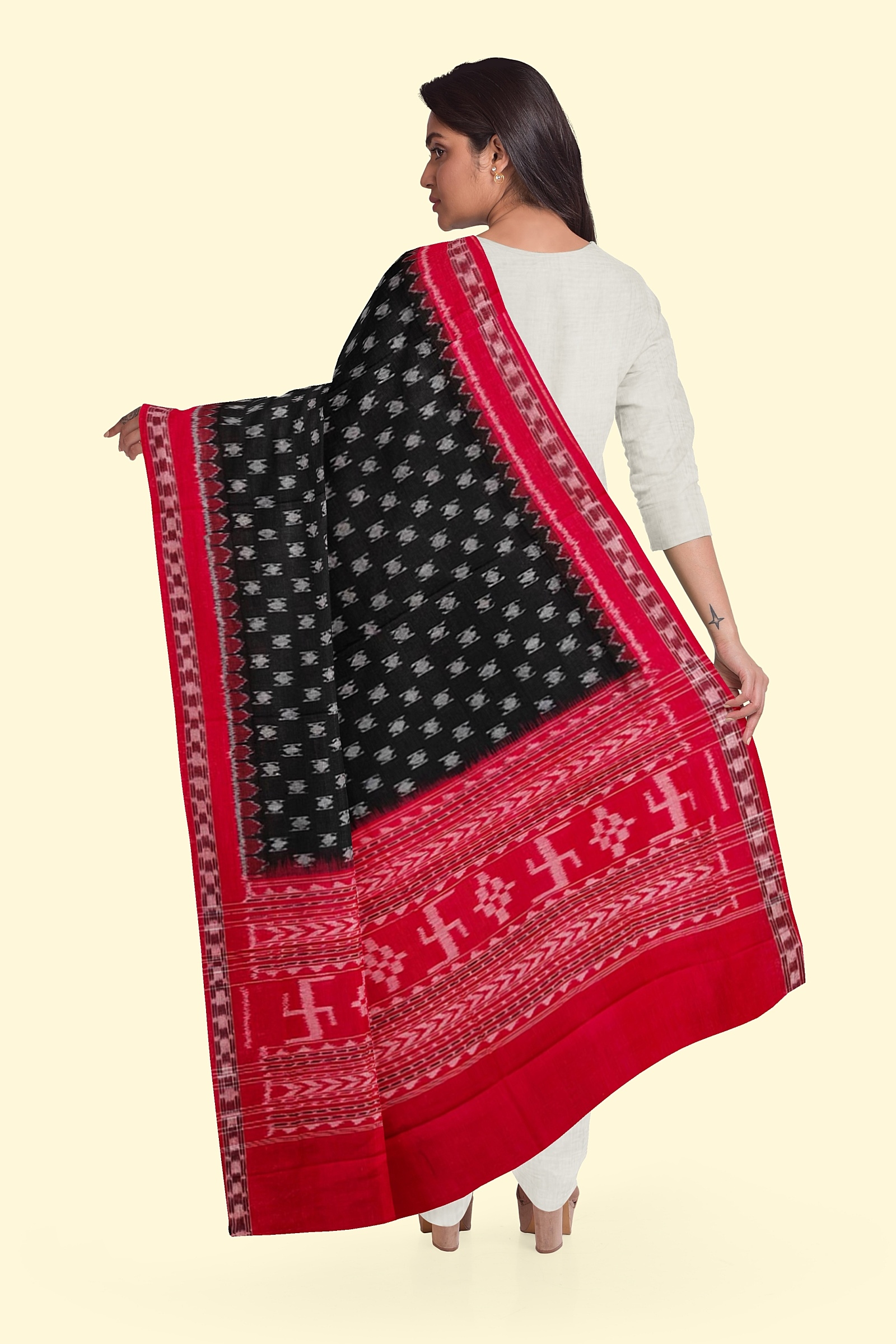 Black Red Sambalpuri Handwoven Single Ikat Cotton Dupatta Image 2