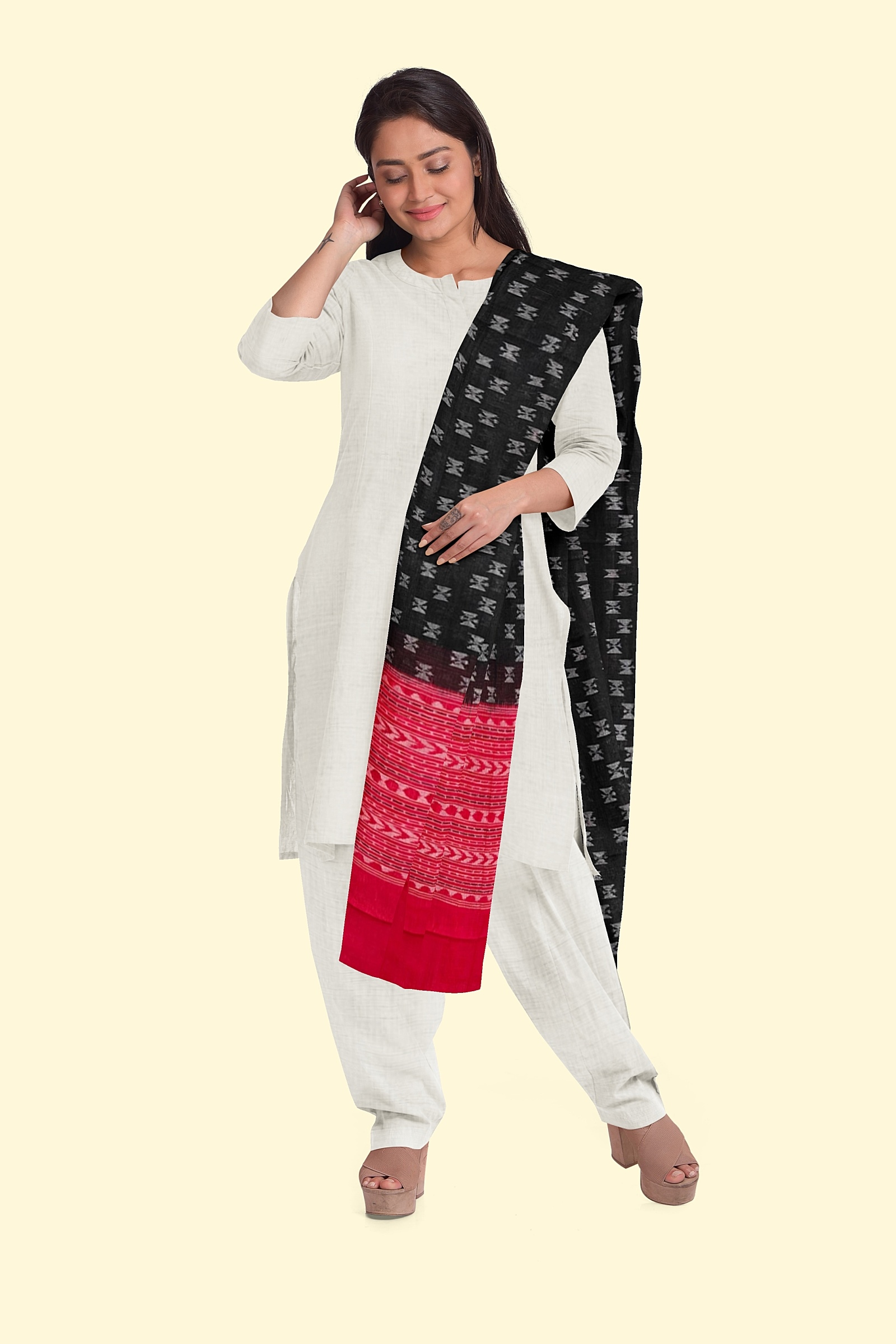 Black Maroon Sambalpuri Handwoven Single Ikat Cotton Dupatta Image 3