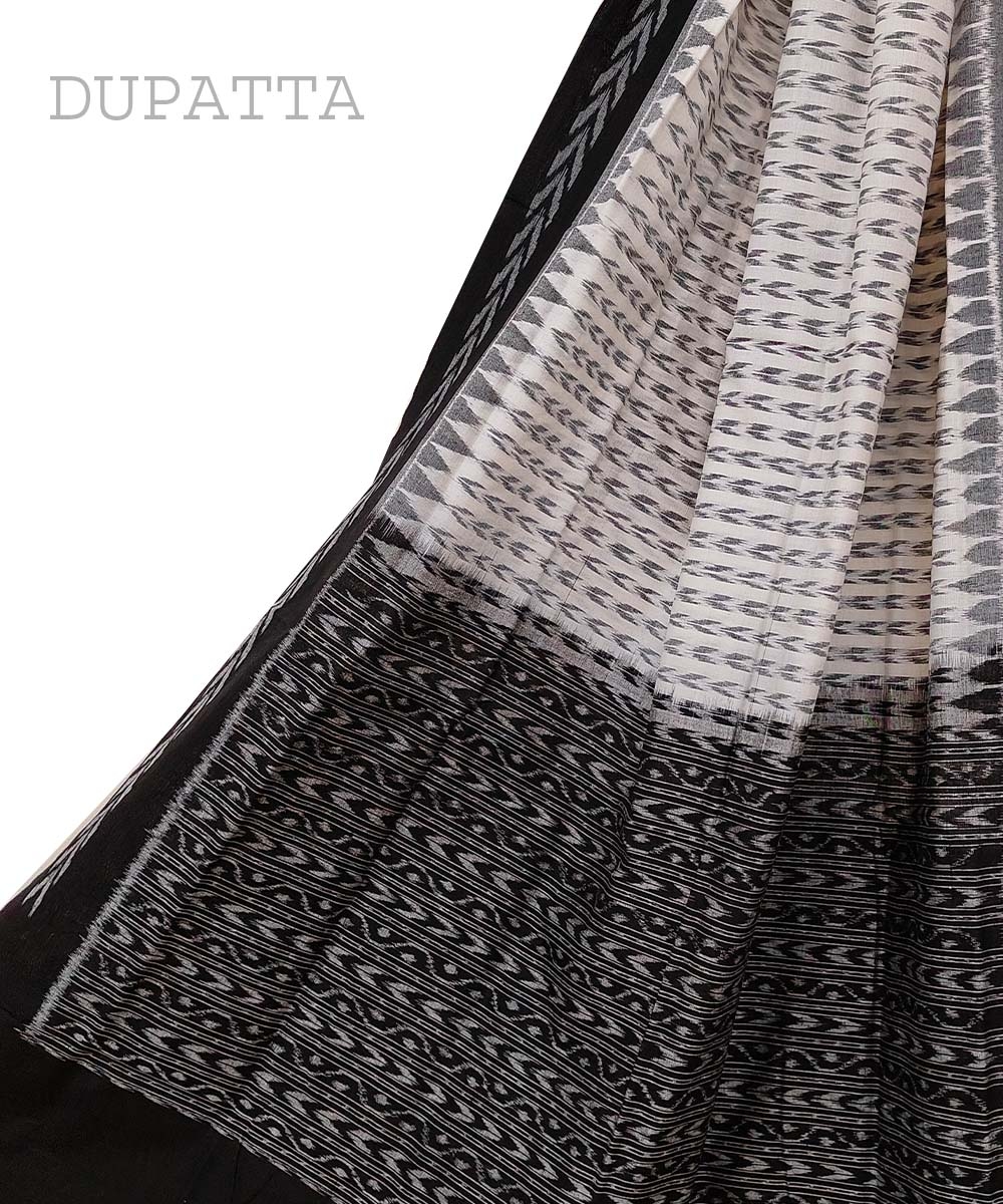 Offwhite Black Sambalpuri Handwoven Single Ikat Cotton Dupatta SFCDUP0062