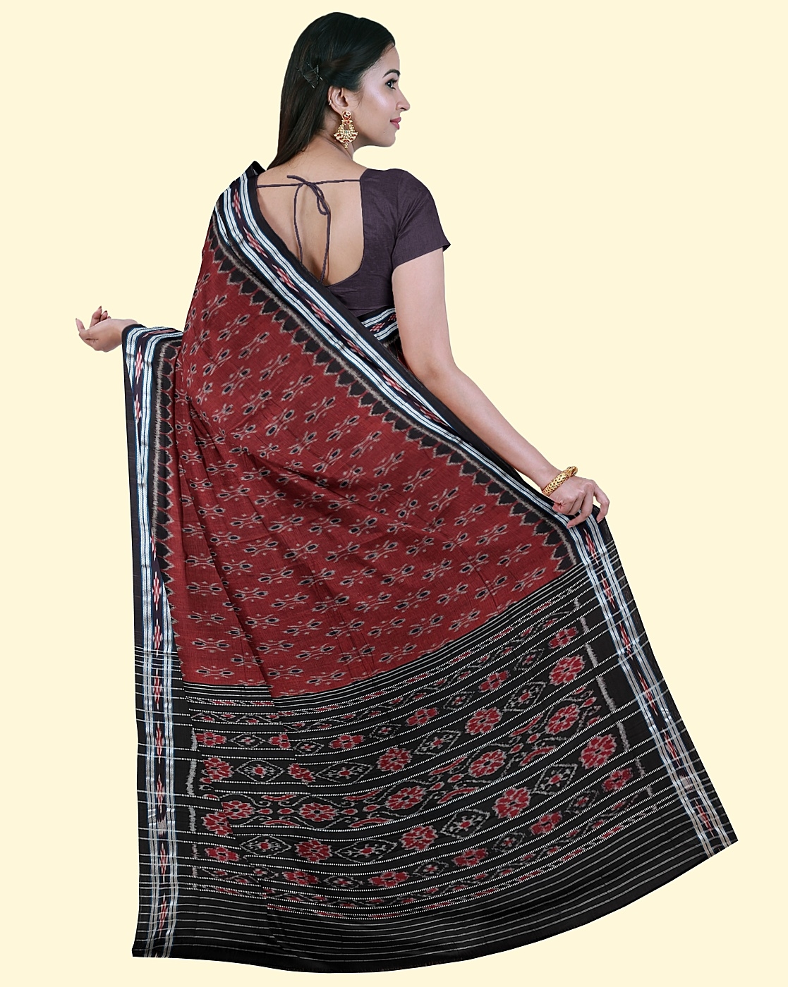 Maroon Black Sambalpuri Handwoven Single Ikat Cotton Saree Image 4