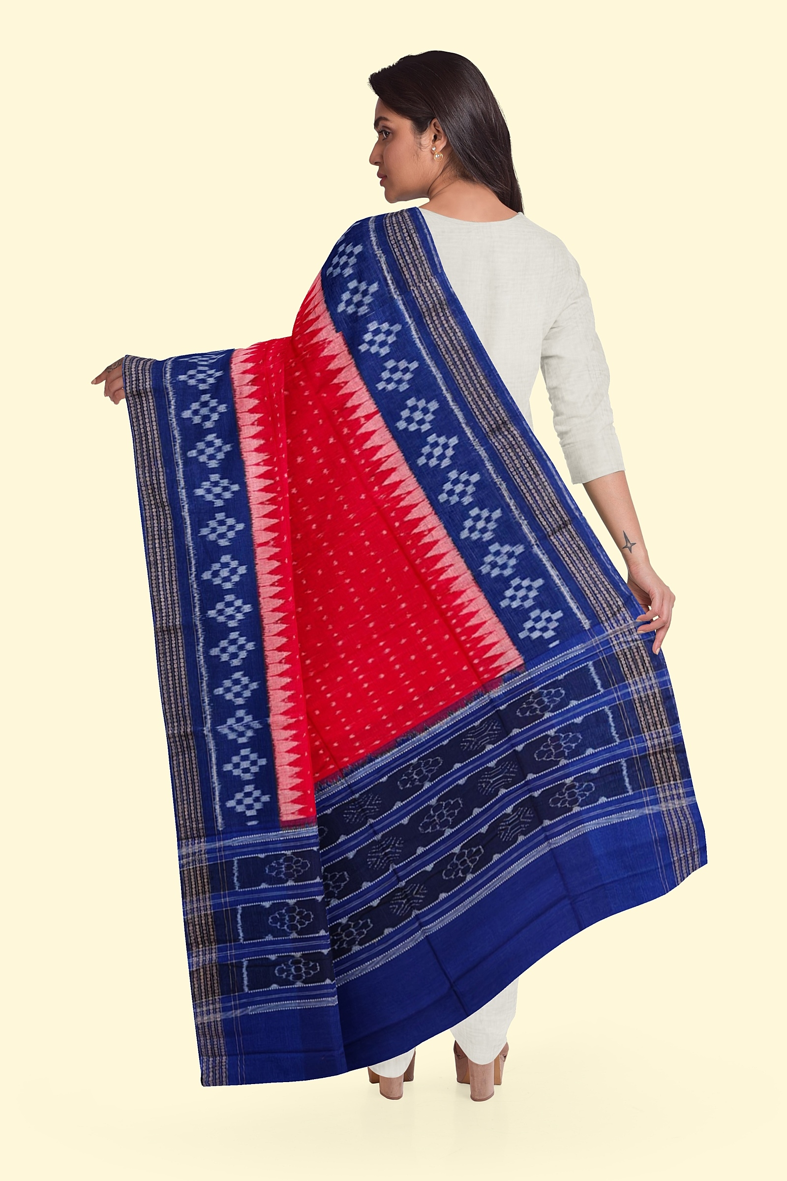 Red Blue Sambalpuri Handwoven Single Ikat Cotton Dupatta Image 2