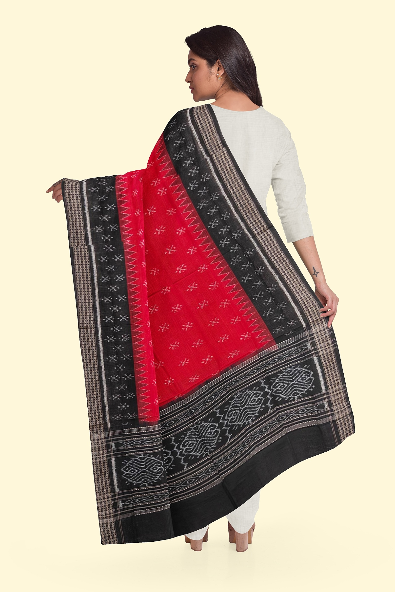 Red Black Sambalpuri Handwoven Single Ikat Cotton Dupatta Image 2