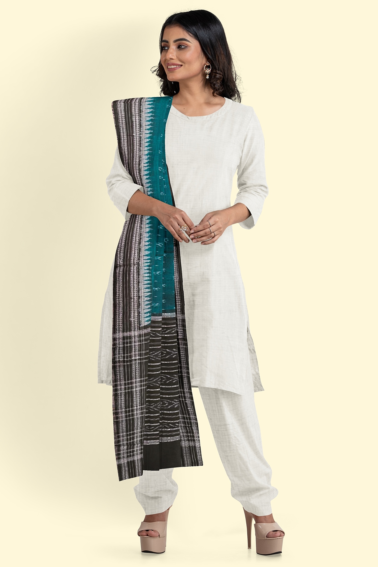 Green Black Sambalpuri Handwoven Single Ikat Cotton Dupatta Image 3